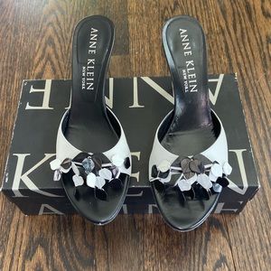 Anne Klein Bridget White Black Heel